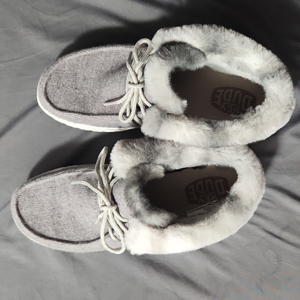 Hey Dude, womens 10, fuzzy snap ankle